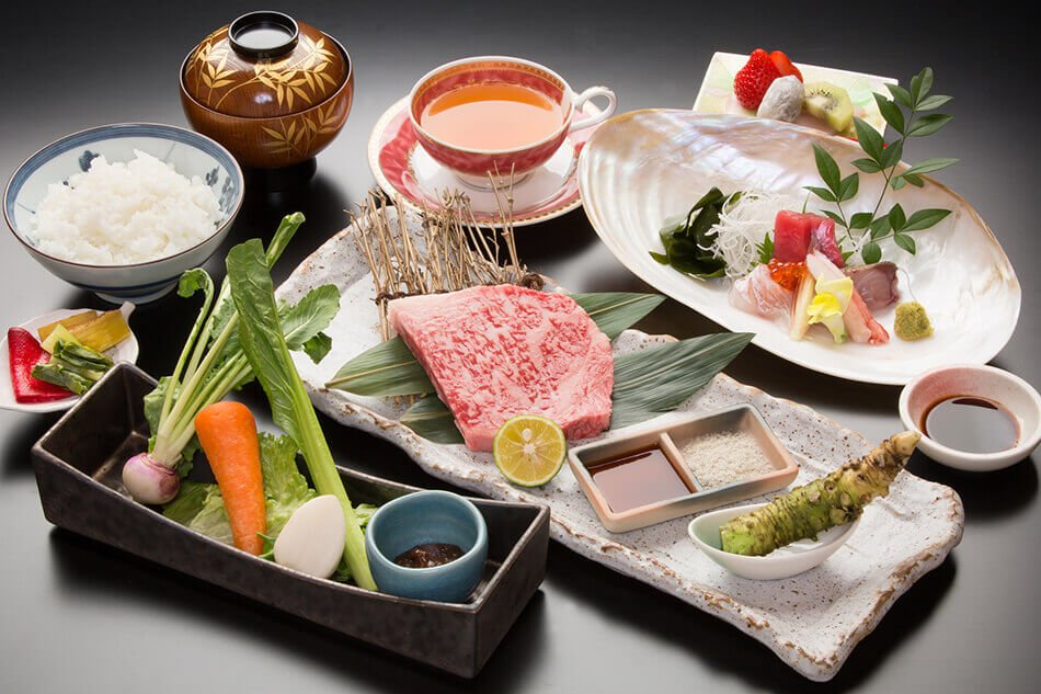 Steak Lunch with Premium Beef ¥4,200 