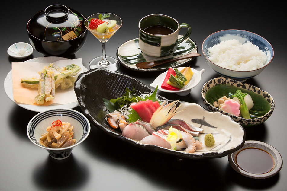 Sashimi Lunch ¥2,500 